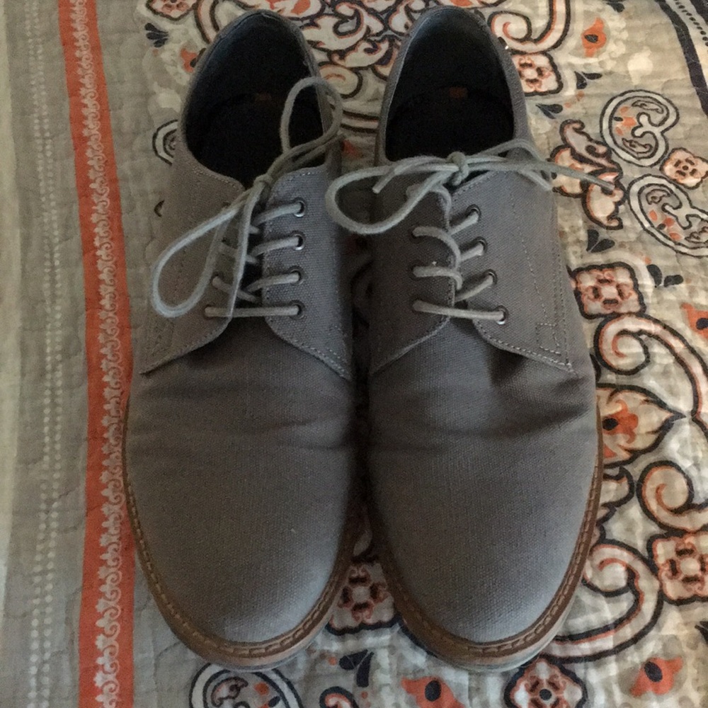 Men’s dress shoes